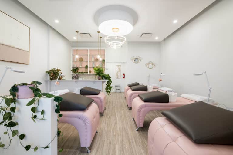 LOLA Lash Bar LUX 18
