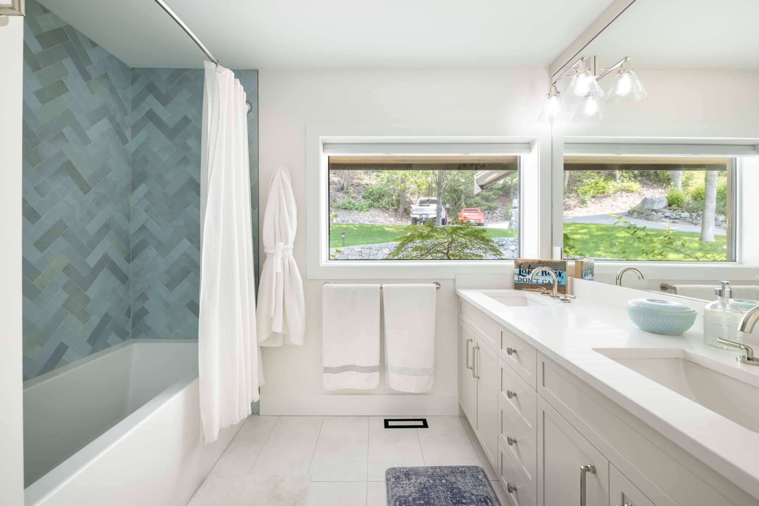 7270 Highway 97 LUX Homes Kelowna 25