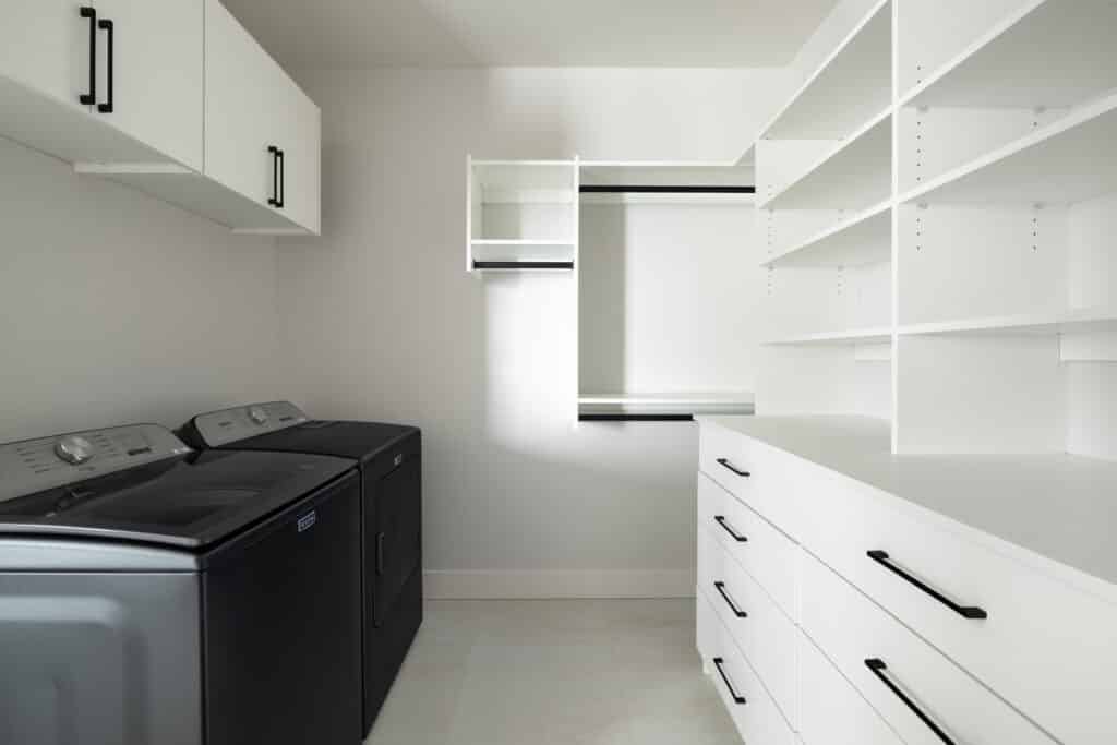 104 Heldon Crt LUX 23