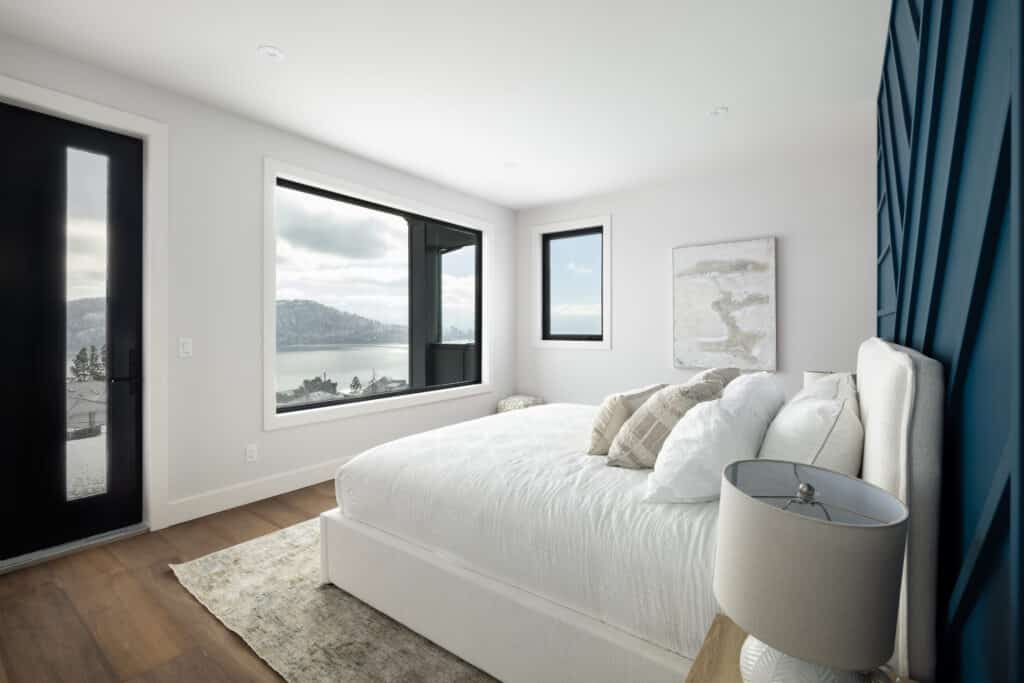 104 Heldon Crt LUX 24