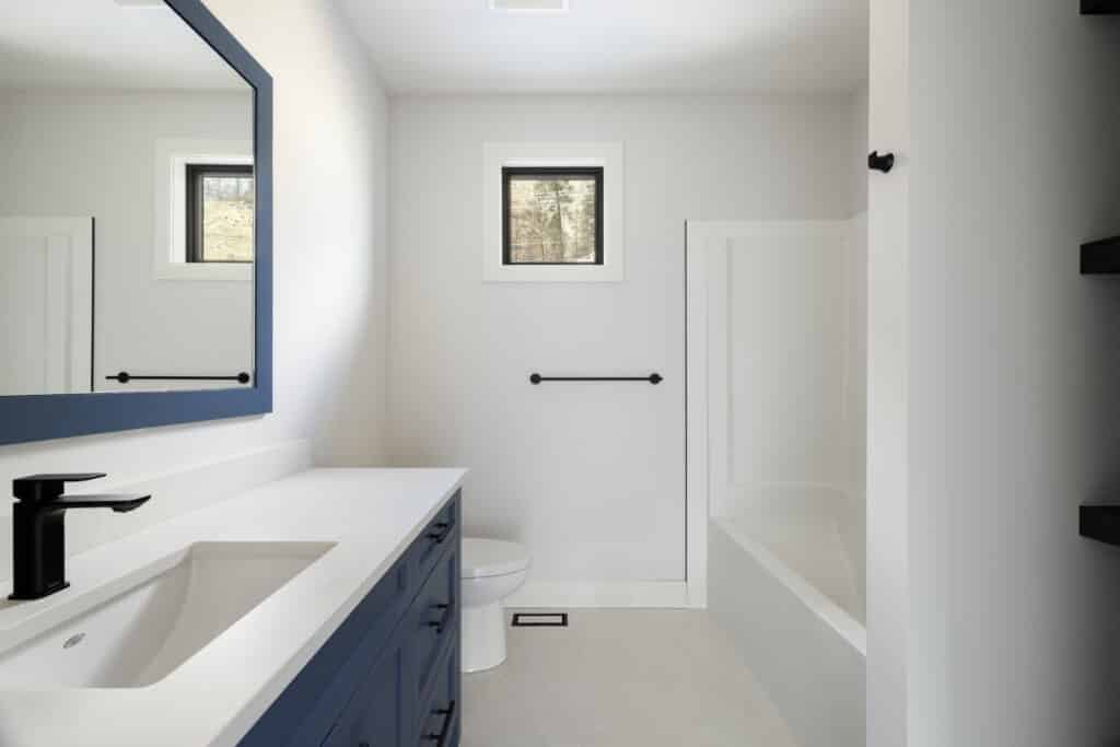 104 Heldon Crt LUX 59